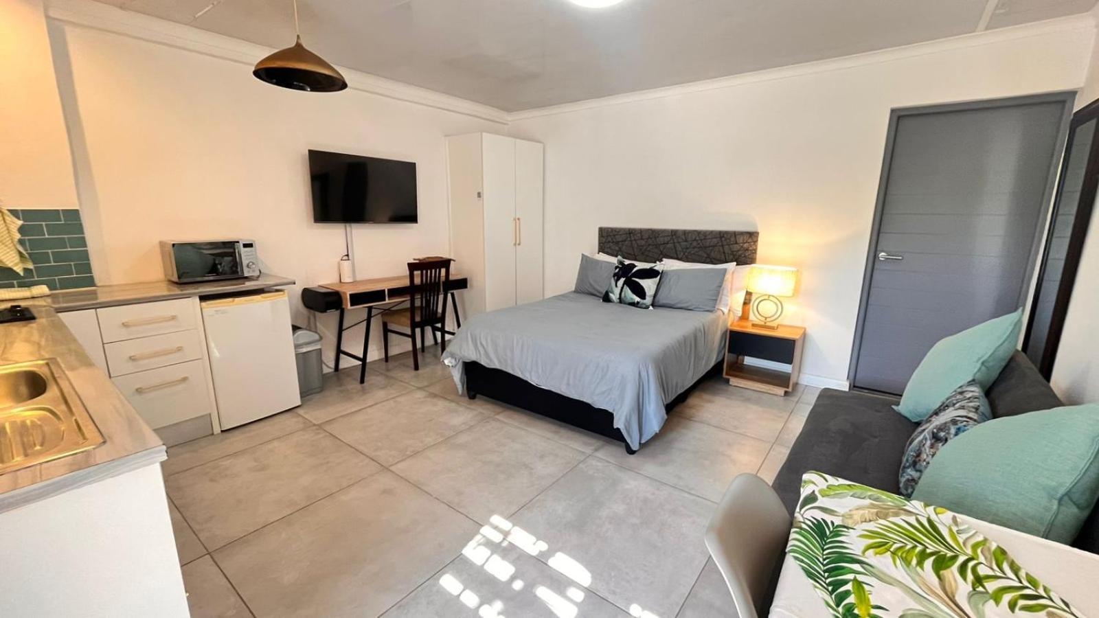 Lagoon Apartment *